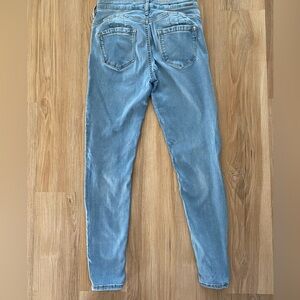 😍🔥The Push Up Booty Light Blue Denim Cutout High Rise Skinny Jean